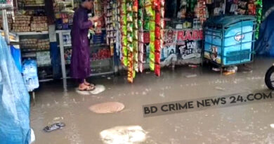 নোয়াখালী শহর ও আশেপাশের এলাকার মানুষ পানিবন্দী হয়ে পড়ছে 
